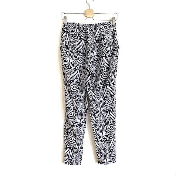 H&M | DIVIDED Black and White Pattern Joggers - Picture 3 of 5